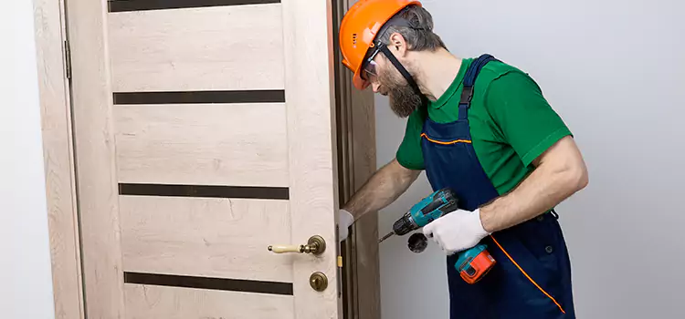 Replace Internal Door Handle with Lock Laurel