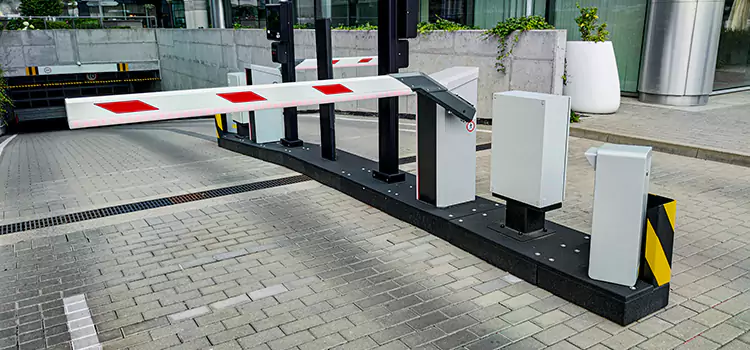 Custom Gate Design & Integration Laurel